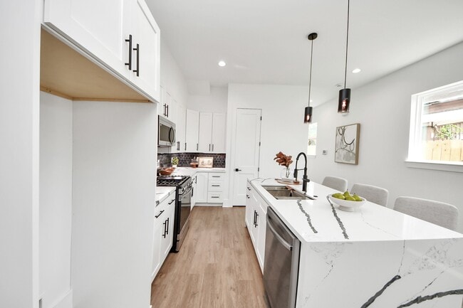 Photo - 5029 Broom St