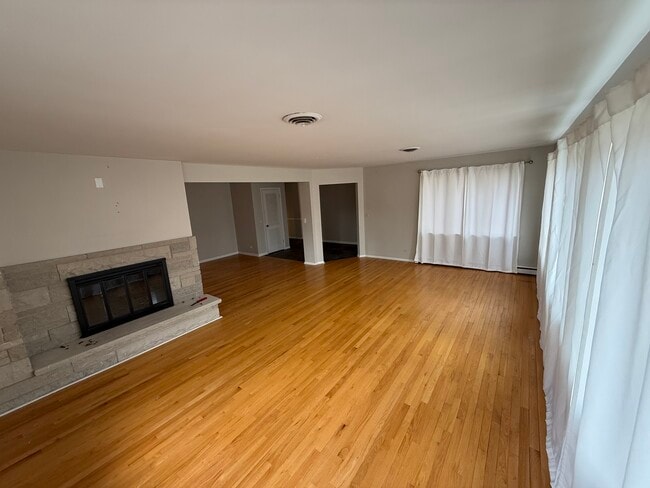 Photo - 3336 Overland Pass