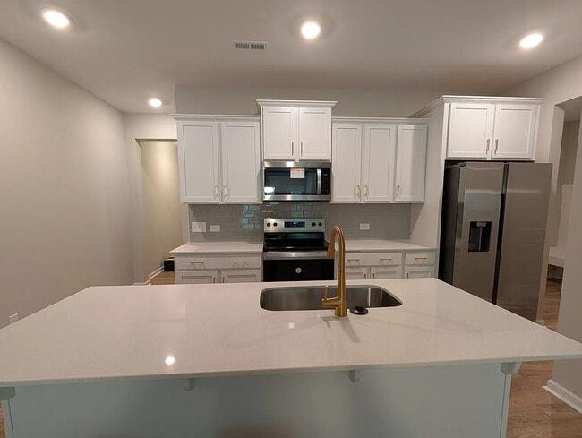Room in Townhome on Reeves St