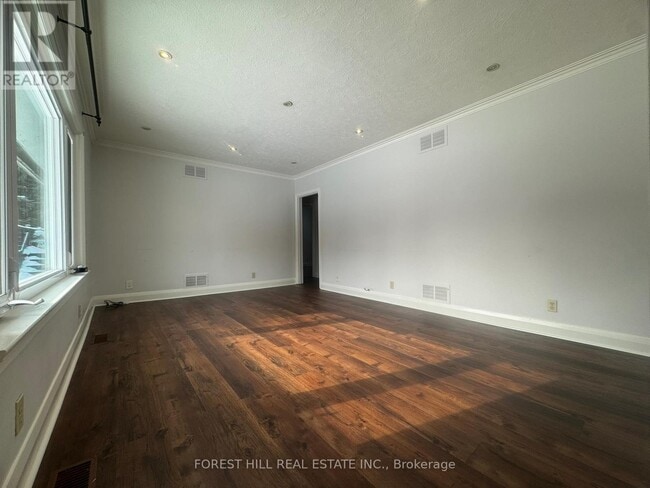 Photo - 86 Grandview Ave