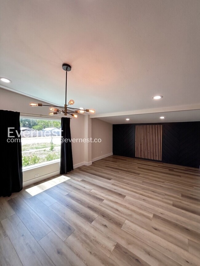 Photo - 5908 S Manhattan Ave