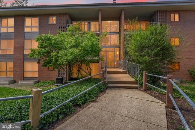 Photo - 3712 N Rosser St Unidad 102