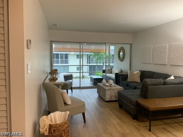 Building Photo - 1417 Chesapeake Ave Unit 201
