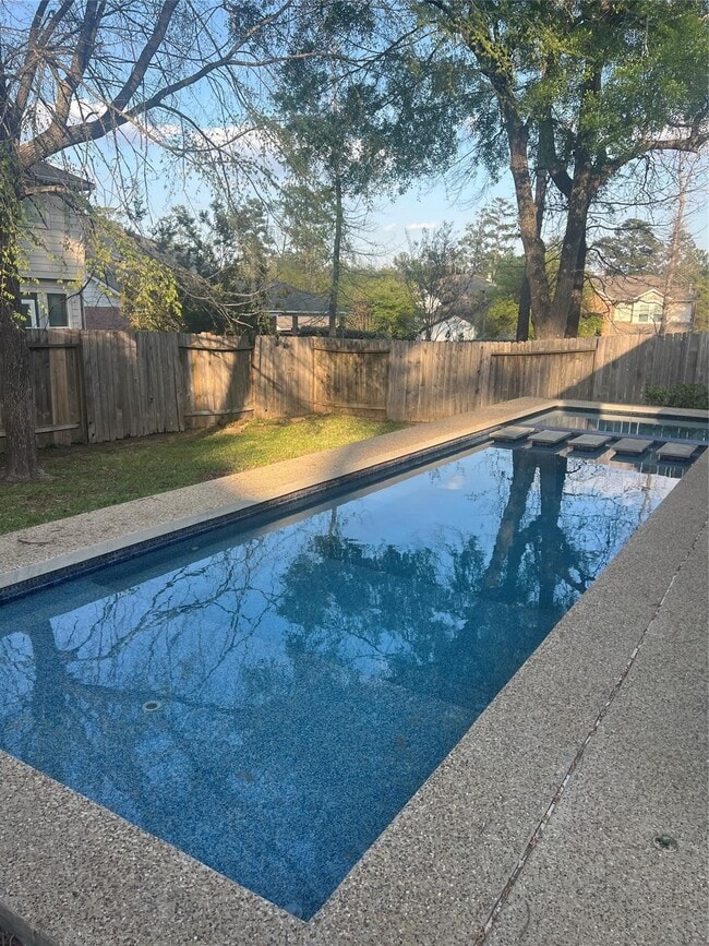 Photo - 107 W Spindle Tree Cir