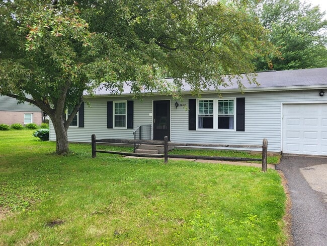 Photo - 1852 Churchill Downs Rd House