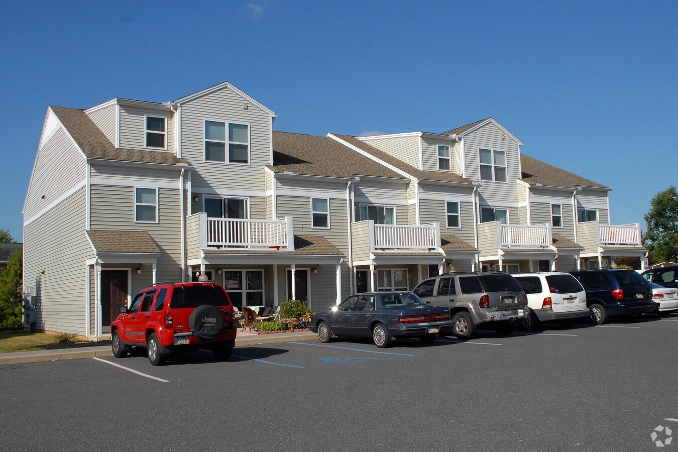 Cedarfield Apartments - Cedarfield Apartments