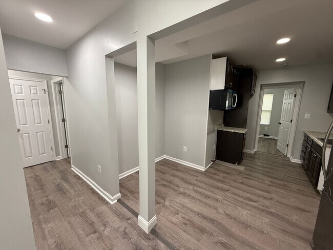 Photo - 1612 E Street NE Unidad 1