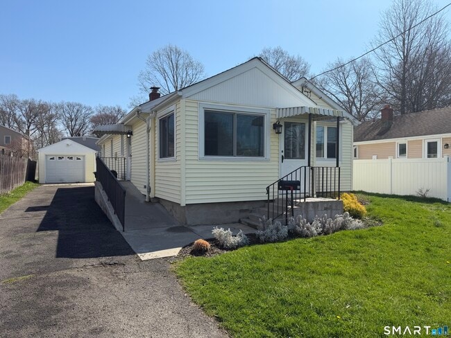 Photo - 65 Roseville St