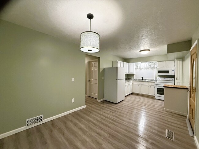 Photo - 412 Depot St Unit 1