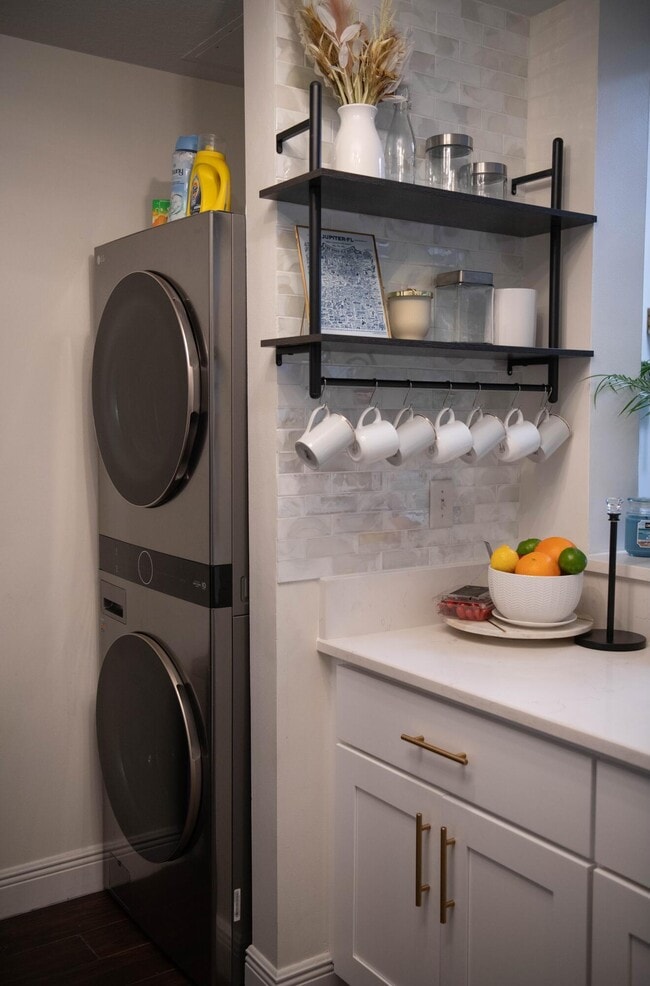 Photo - 1203 Town Center Dr Unidad 215