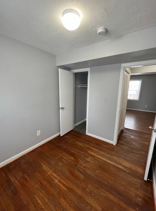 Photo - 2008 Fort Davis St SE