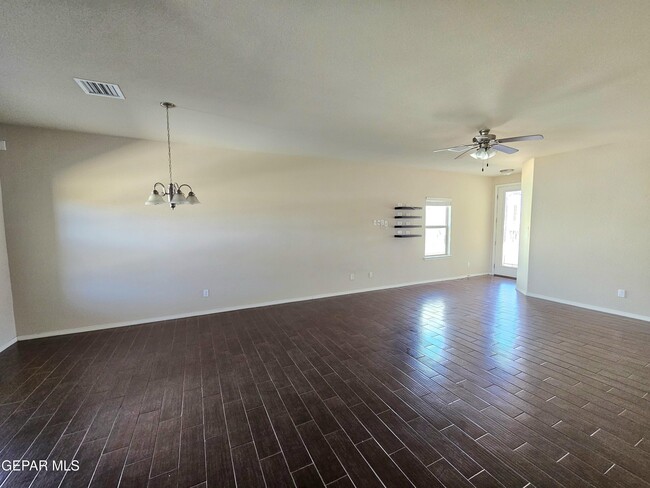 Photo - 2217 Furtherpoint Dr