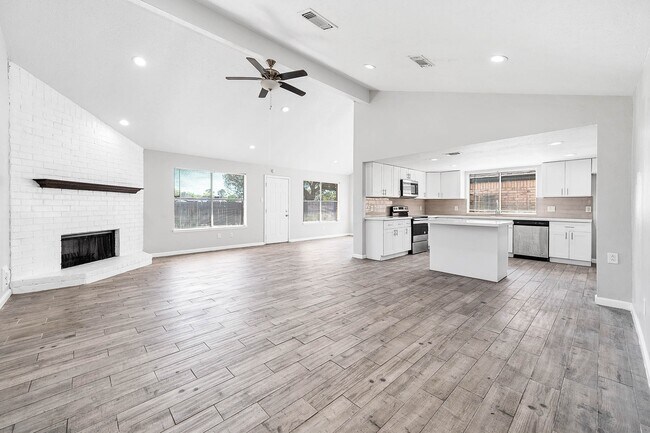 Photo - 14315 Swanfield Dr