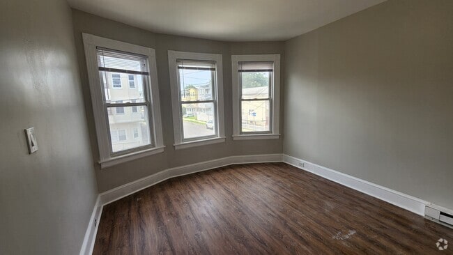 Building Photo - 1518 Pembroke St Unit 2R Rental