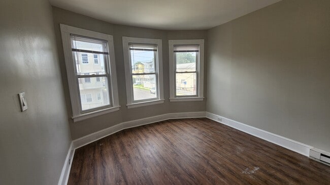 Photo - 1518 Pembroke St Apartments Unit 2R