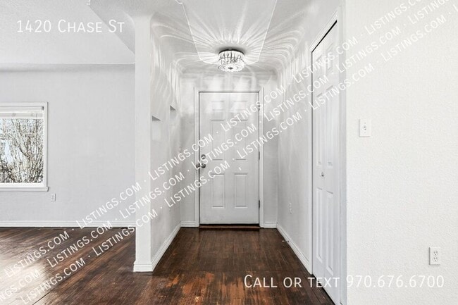 Photo - 1420 Chase St