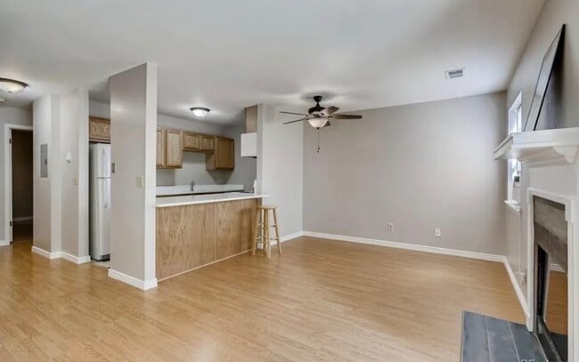 Living Room - 225 E 8th Ave Unit B9