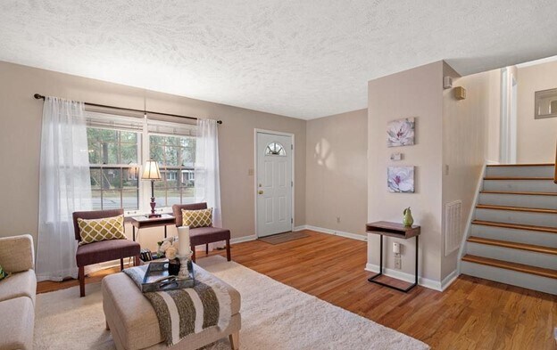 Photo - 1712 Scampton Dr