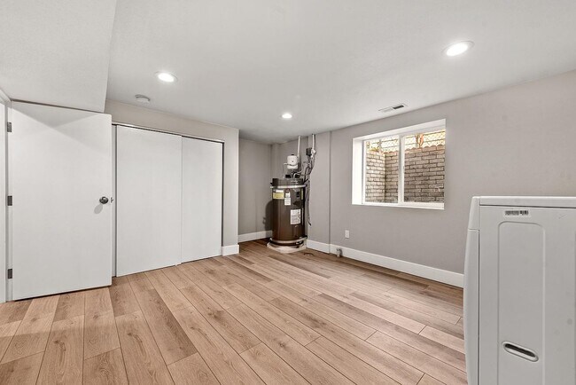 Photo - 8525 17th Ave NW