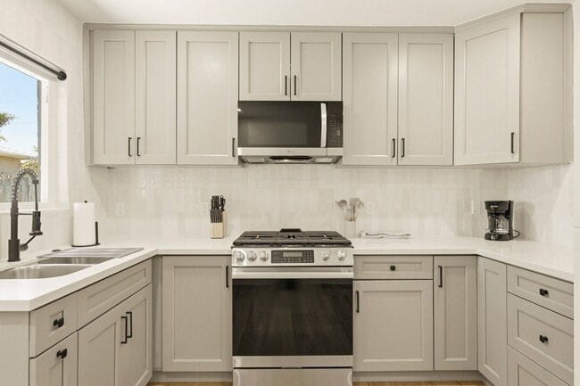 1382 Grove Ave Unit 1382 grove ave