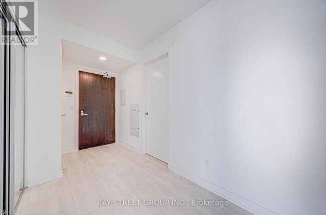 Photo - 501 Yonge St Unit 1505