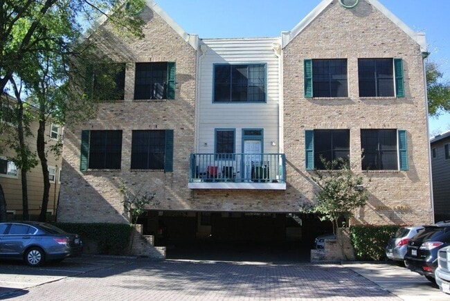 Building Photo - 2300 Leon St Unit 204 Rental