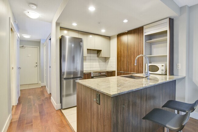 Photo - 1088 Richards St