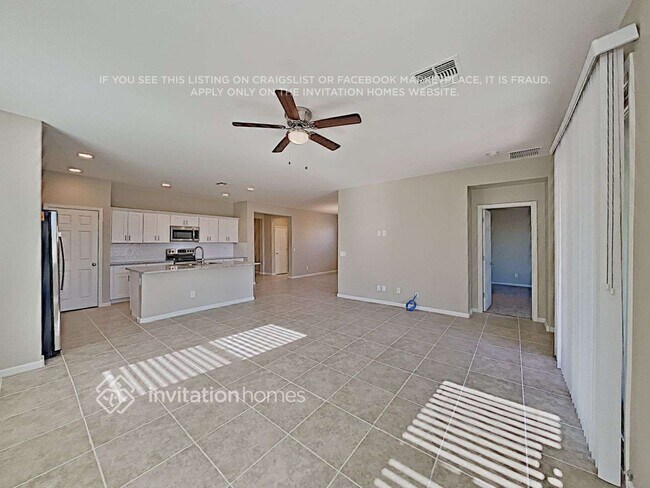 Photo - 993 S 200th Ln