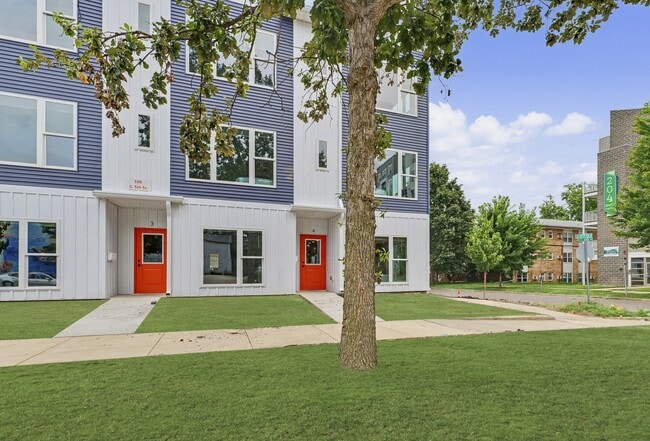 Photo - 108 S 5th St