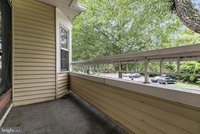 Photo - 5 Mill Run W Unit 5