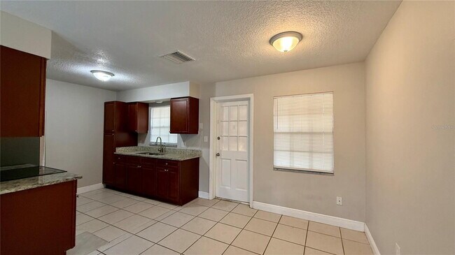 Photo - 210 N Lone Oak Dr