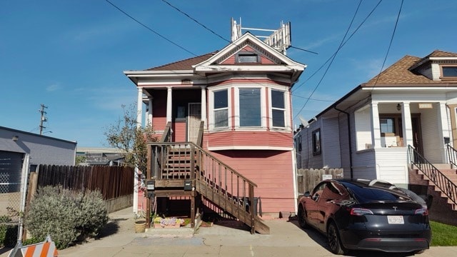 front of house - 3334 Elmwood Ave Unit Elmwood upstairs