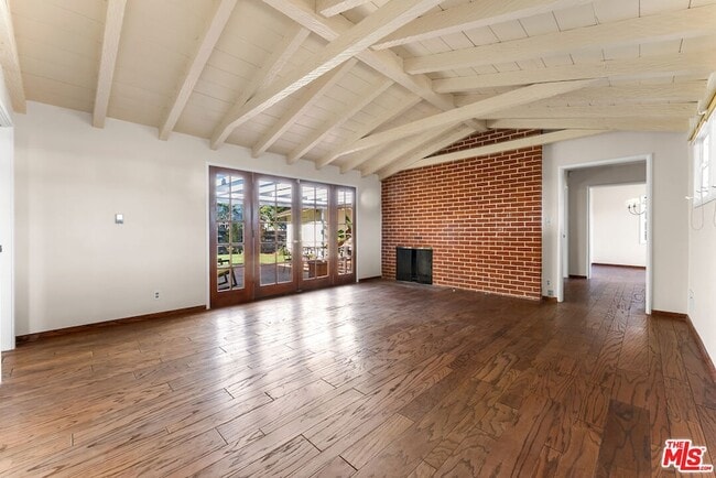 Photo - 549 El Medio Ave