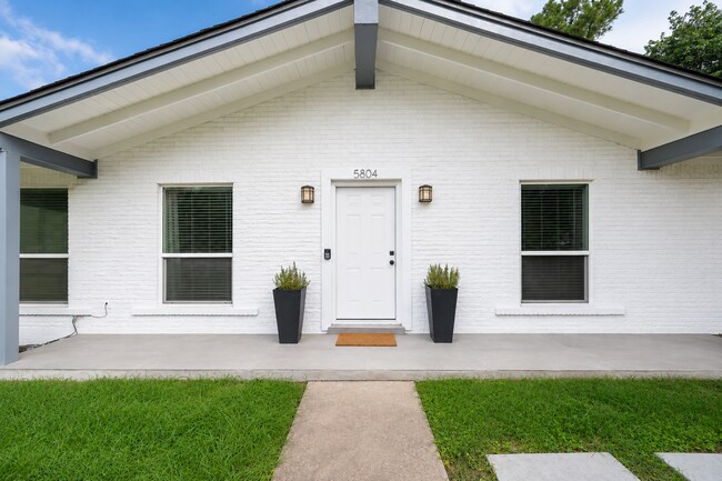 Photo - 5804 Gloucester Ln