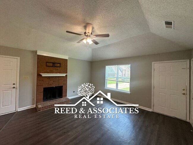 Photo - Olive Branch Home Located in Quiet Cove!