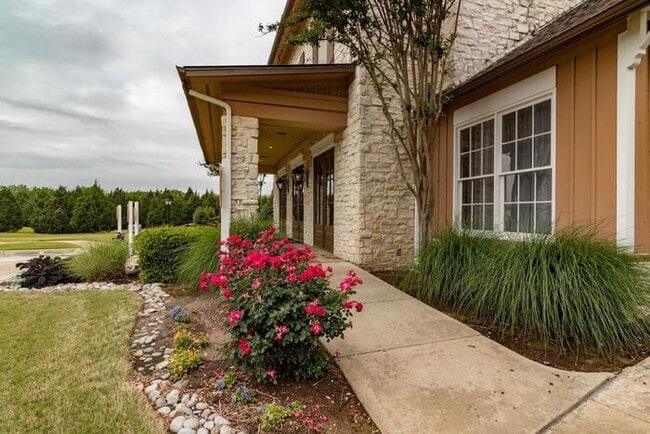 Photo - 901 US-80 Unit b1