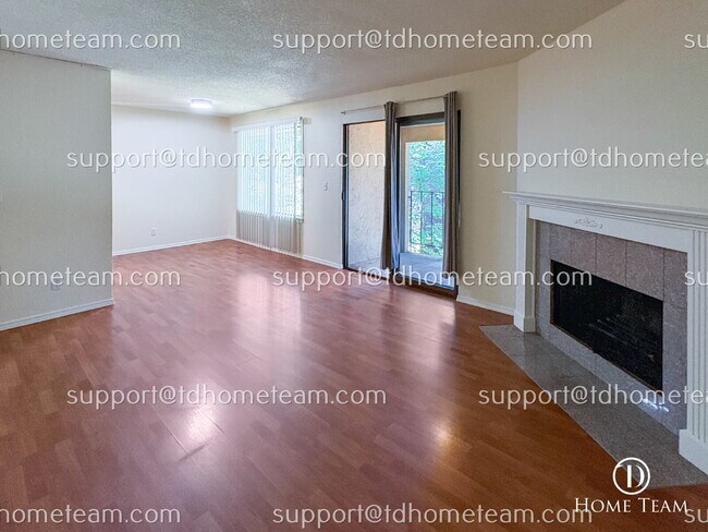Photo - "Charming 2-Bed Condo in Bellevue with 923 Sq Ft of Comfort!" Unit E72