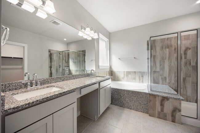 Photo - 33007 Carolyns Perfection Lp