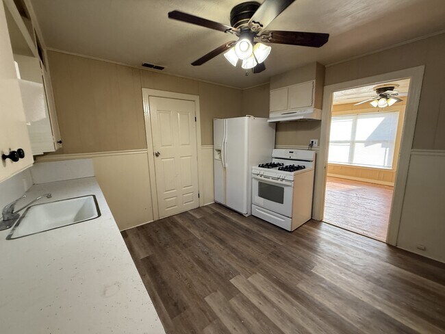 Photo - 2425 Bolivar St