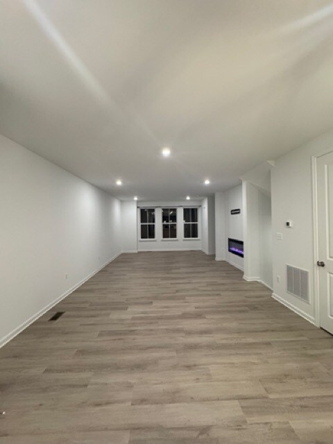 Family and Dining - 208 Douglas Way