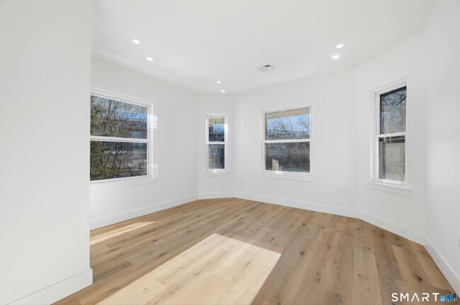 Photo - 145 Crystal Ave Unit 3