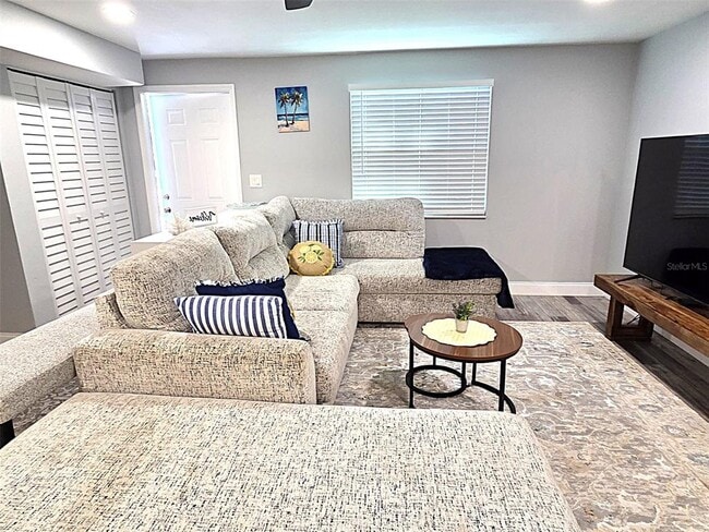 Photo - 5105 Tangerine Ave S