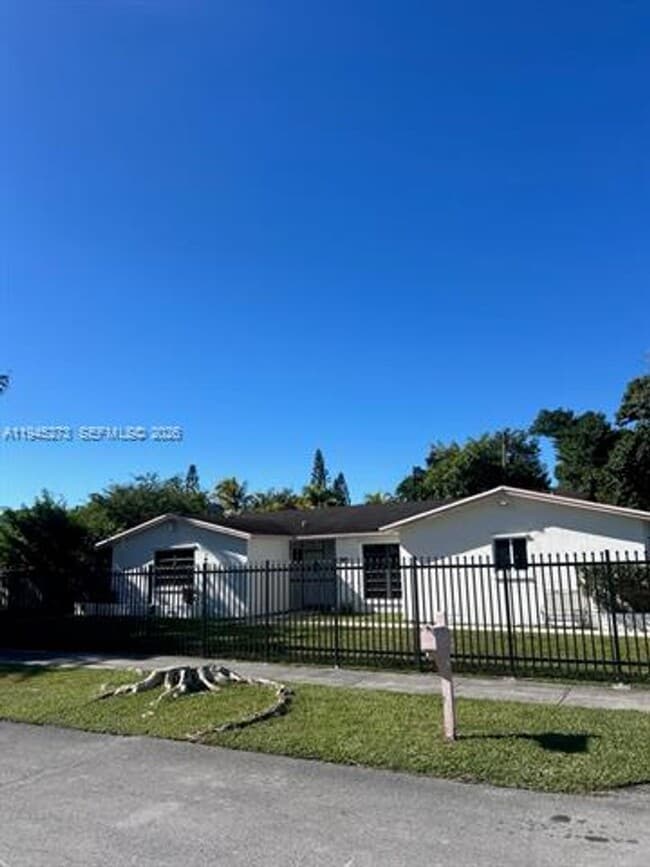 Photo - 17330 SW 109th Ave