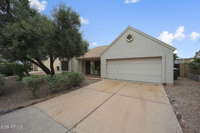 Building Photo - 1007 E Oraibi Dr Rental