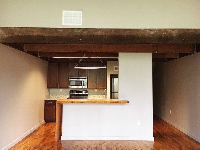 Studio Loft + Den