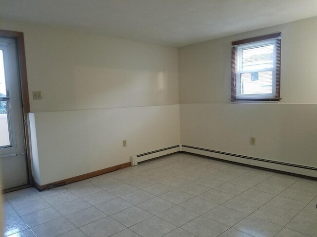 Photo - 76 Pitcairn St