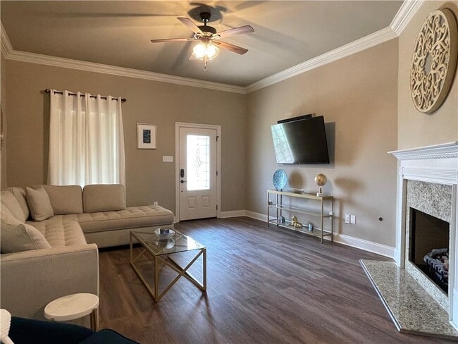 Photo - 70404 Chambly Ct