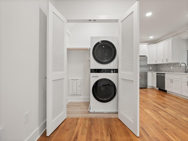 Photo - 858 W SIDE Ave Unit 1