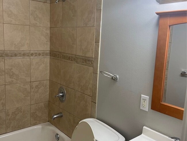 Photo - 3500 Kings Dr