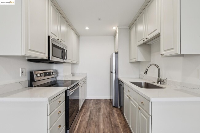 Photo - 565 Bellevue Ave Unit 1708